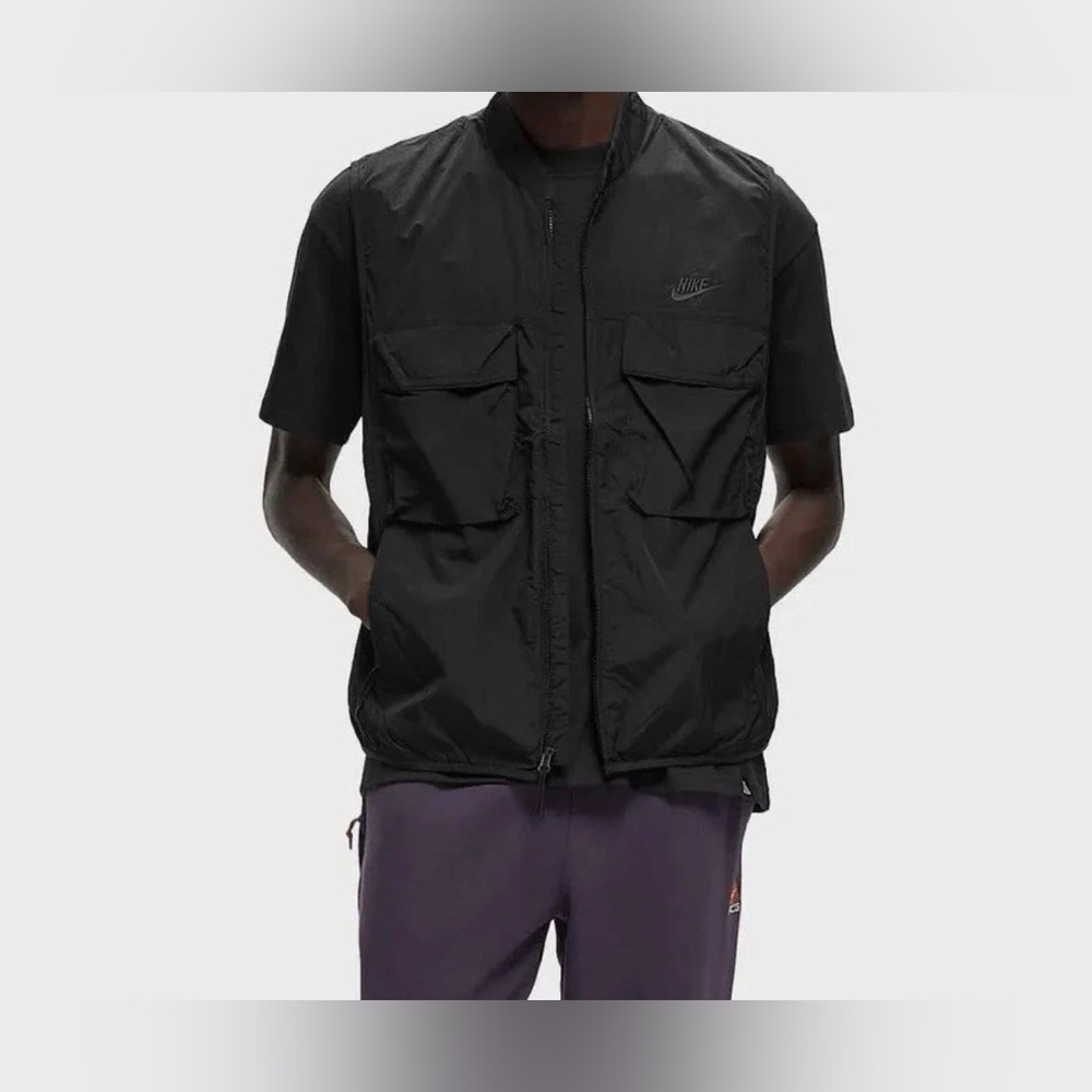 NWT Nike Men's Tech Woven Black Water Repellent Vest UVP w/ Pockets Size Medium - Picture 3 of 8